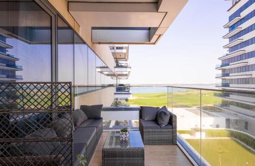 Abu Dhabi Apartment | Voyage Studio In Mayan With Partial Ocean Views