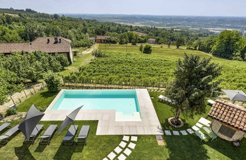Cherasco Apartment | Vrbo Property