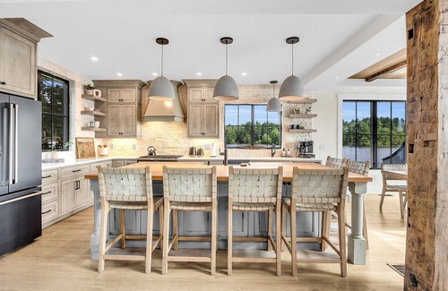 Winchendon House | VRBO Top 10 of 2024!- Copley's Lakefront Cottage on Lake Monomonac