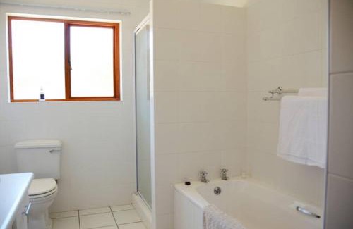Camdeboo Apartment | Vrede Fountain House Farm Stay