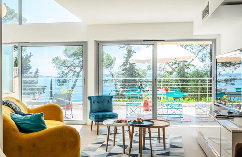 Lazaret Apartment | Vue Des Anges-Breathless views over Baie des Anges