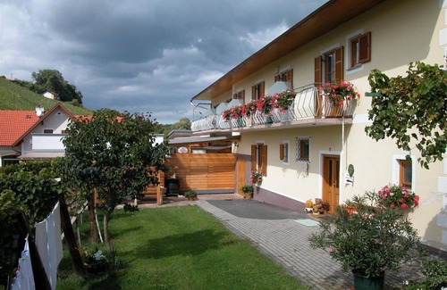 Kloech Apartment | Vulkanzimmer - Winzerhof Klöckl