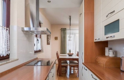 Kastel Novi Apartment | Wünderschönes Apartment in Kastel Novi. 7 Gehminuten vom Strand Entfernt