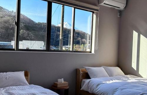 Fujikawaguchiko House | wag ur day - Spacious Villa Sleeps 10 Pet-Friendly dogs and cats Up to 7 Huge Private Dog Run