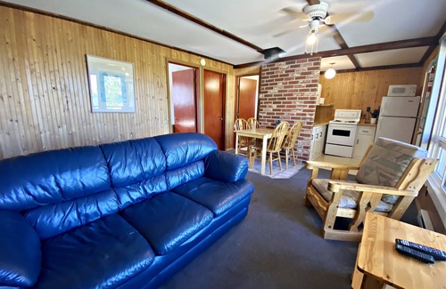Manitoba Cabin | Wake up to waves at "Just Beachy"