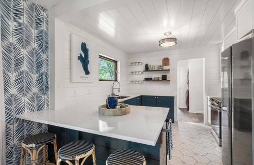 Alanson House | Wake Zone Cottage - Sleeps 10. Waterfront! Burt & Crooked Lake NEW HOT TUB