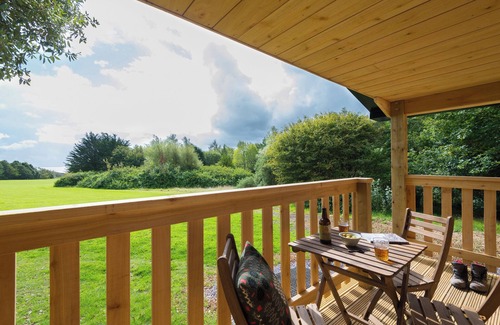 Llantwit Major Cottage | WALDEN LODGE, family friendly, with open fire in Llantwit Major
