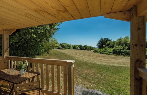 Llantwit Major Cottage | WALDEN LODGE, family friendly, with open fire in Llantwit Major