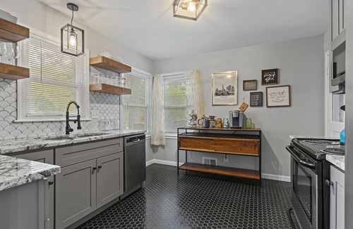 South Kansas City House | Waldo Ranch With Garage & Fenced in Yard!
