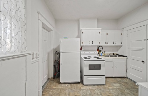 Museum District Condo | Walk Central. Museum district. Scott's Addition. 2BR - King and full bed.