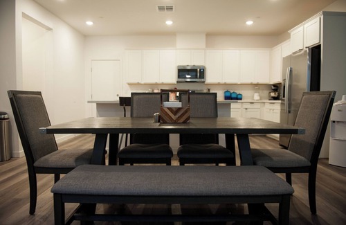 Townsite House | Walk On Water Street - Townhouse in historic downtown Henderson