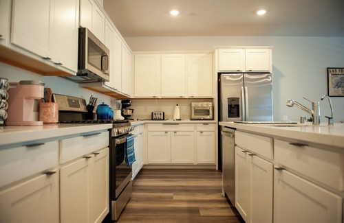 Townsite House | Walk On Water Street - Townhouse in historic downtown Henderson