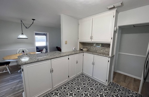 Jacksonville House | Walk or bike ride to your favorite spots!