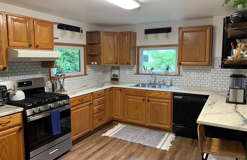 Meadville House | Walk to Allegheny College! Also 2.4 miles from the Harper Event Center.
