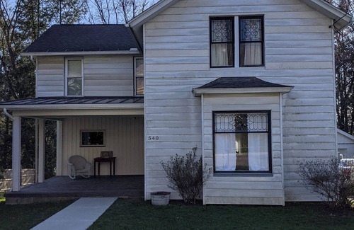 Meadville House | Walk to Allegheny College! Also 2.4 miles from the Harper Event Center.