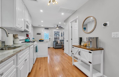 Seaside Heights Cottage | Walk to Beach! 4 Beach Badges Included. BBQ + Fire Pit. Towels + Linens Included