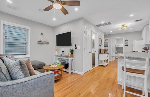 Seaside Heights Cottage | Walk to Beach! 4 Beach Badges Included. BBQ + Fire Pit. Towels + Linens Included