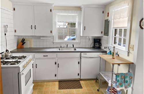 South Harwich Cottage | Walk to Beach, AC, WiFi, Screened porch