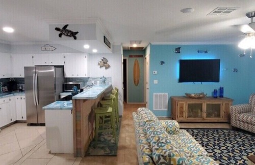Englewood Apartment | WALK TO BEACH ACCESS! BOOK TODAY!