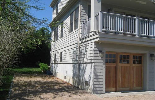 Matunuck House | WALK TO BEACH, CAR BEACH PASS, LINENS PROVIDED