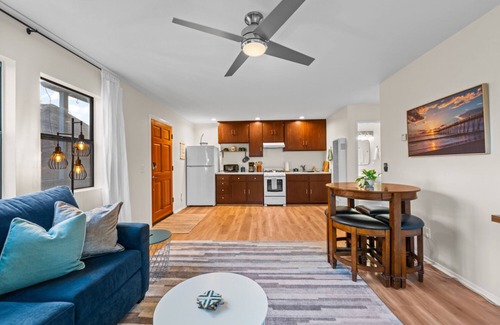 Ventura House | Walk To Beach! Clean & Super Comfy, Great Location
