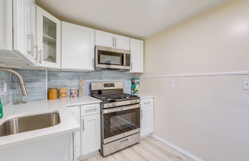 Ocean Grove Apartment | Walk to Beach & Dtwn: Apt in Ocean Grove