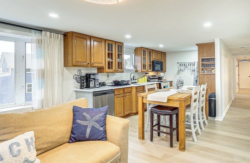 Fortescue House | Walk to Beaches & Marina: Fortescue Hideaway