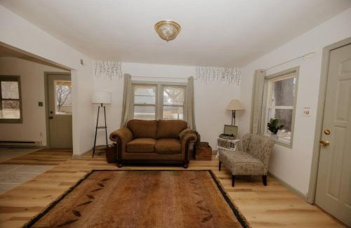 Sioux Center House | Walk to Cafe & Mall, One Mile to Dordt, Dog Theme