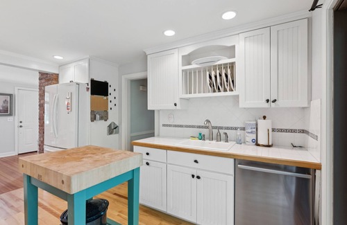 Kennebunkport House | Walk to Dock Square- Quiet neighborhood!