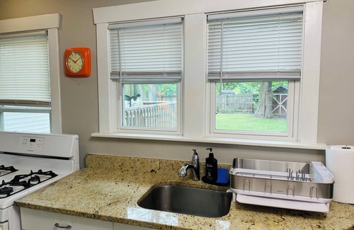 Geneva House | Walk to Downtown! 4-Bedroom Geneva Getaway