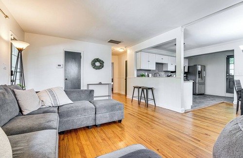 East Side House | Walk to Golf: Cozy Home w/Lush Yard in Atlanta!