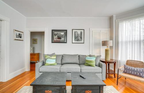 Mid-Cambridge Apartment | Walk to Harvard Square Apartment in Cambridge
