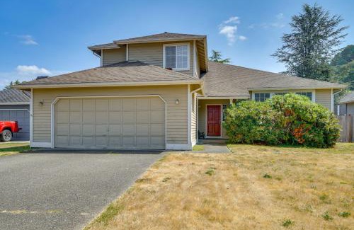 Renton House | Walk to Hiking Trails Renton Home with Fenced Yard!