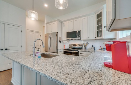 Maryville Condo | Walk to Historic Maryville: True Southern Getaway!