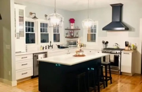 Huletts Landing House | Walk to Lake, Hot Tub, Beach, Boat launch, fire pit, marina, lake access, creek.