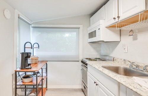 Dixieland Apartment | Walk to Lake Hunter Cozy Pet-Friendly Studio!