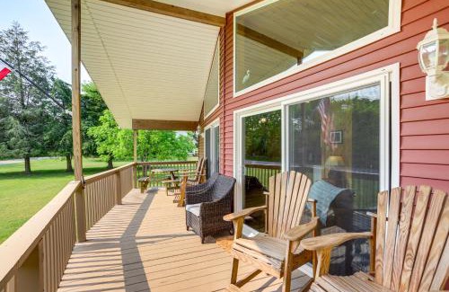 Kelleys Island House | Walk to Lake Kelleys Island Gem with Deck!