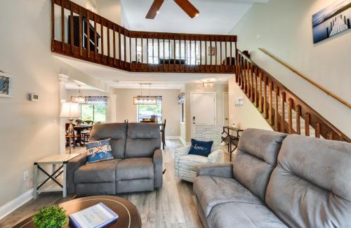 Salem House | Walk to Lake Keowee Salem Townhome with Deck