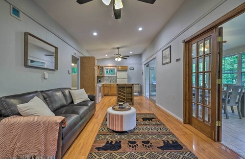 Greentown Cabin | Walk to Lake Wallenpaupack: Greentown Getaway