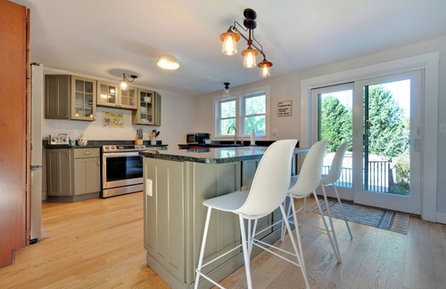 York Harbor House | Walk to Long Sands Beach| Private Pool| Dogs Welcome | First Floor King Bedroom