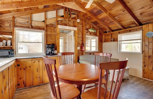 York Beach Cottage | Walk to Long Sands Beach: Cottage w/Fire Pits!