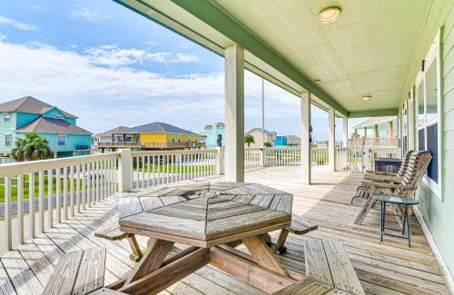 Port Bolivar House | Walk to Ocean Pura Vida Crystal Beach House!