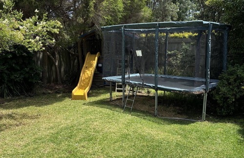Mount Eliza House | Walk to the beach and shops, cruisey beach house in quiet location.