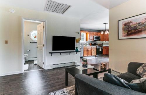 Historic Downtown Bedford Apartment | Walk to Town Charming Unit with Balcony in Bedford!