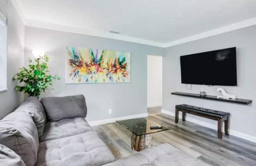 Temple Terrace House | Walk To Usf 4br3ba House Yard & Bbq