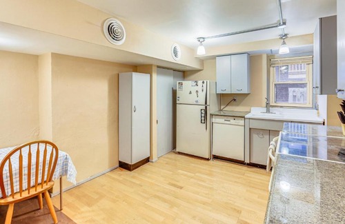 South Side Slopes Apartment | Walkable Studio in the Heart of Pittsburgh!
