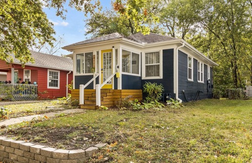 Ward Parkway House | Walkable to Waldo + Parking & Fenced Yard!