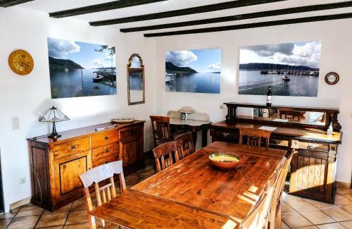 Herdwangen Schoenach House | Walnut House
