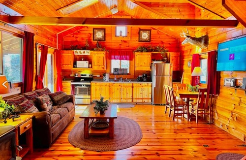 Waterville Cabin | Walnut Ridge Cabin w/Hot Tub