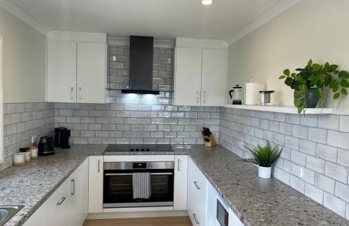 Salamander Bay House | Wanda House - Close to beach Linen Pets